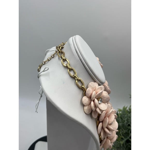 J. Crew Vintage 3 Dimensional Wood Rose Pretty in Pink Floral Collar Necklace - Picture 7 of 15